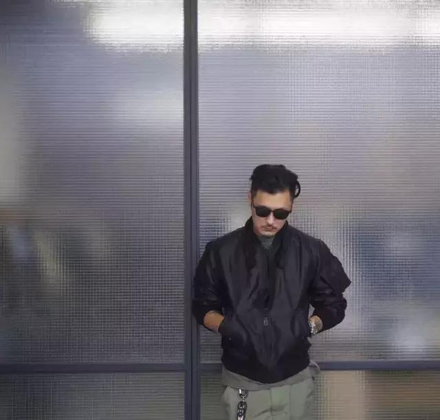 女生最不喜欢男生穿的裤子,女生更喜欢男生怎么穿