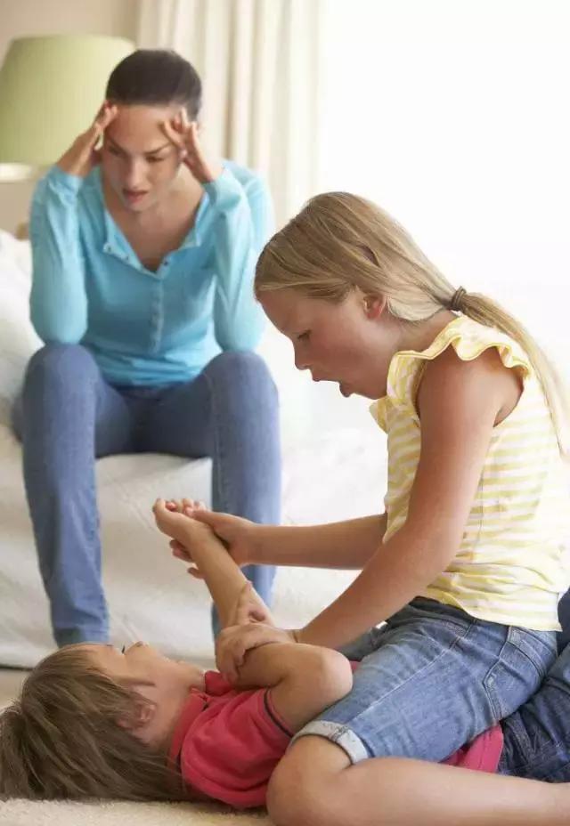 孩子挨打怎么教他还手,孩子打人怎么办最佳解决方式