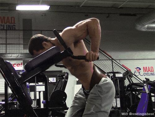 瘦子增肌应该喝增肌粉还是蛋白粉,50岁女人瘦子在家增肌怎样锻炼