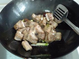 无锡特产美食酱排骨,无锡名菜排骨