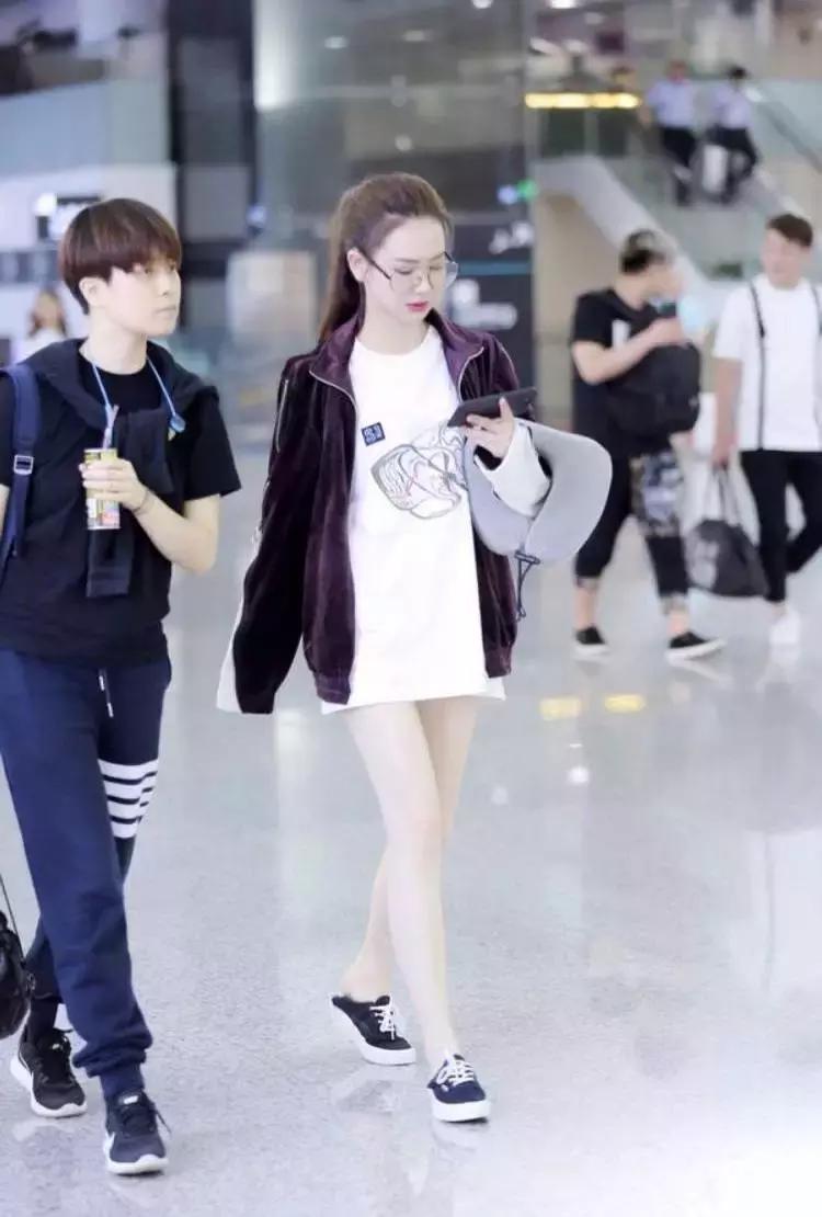 终于知道娱乐圈哪对CP爱撒狗粮了，隔着屏幕都闻到恋爱的酸臭味