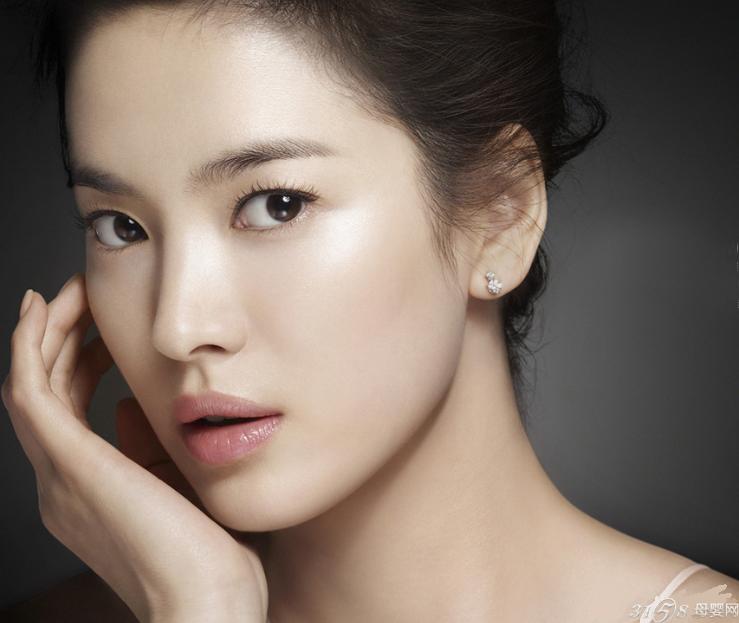 黄斑褐斑雀斑怎么生成的,雀斑黄褐斑色素暗沉怎么治