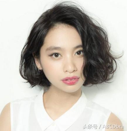 适合脸宽女生的发型简单秒学,什么发型好看脸小的女生