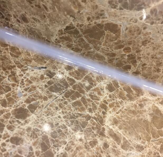 怎么清除装修残留的玻璃胶,装修玻璃胶和密封胶需要准备多少