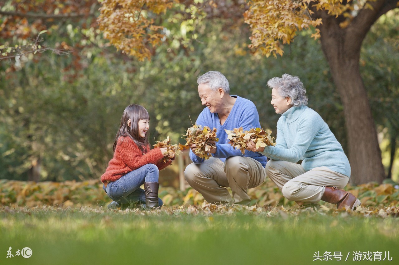遛娃户外亲子游戏,互动亲子游戏石头剪刀布的规则