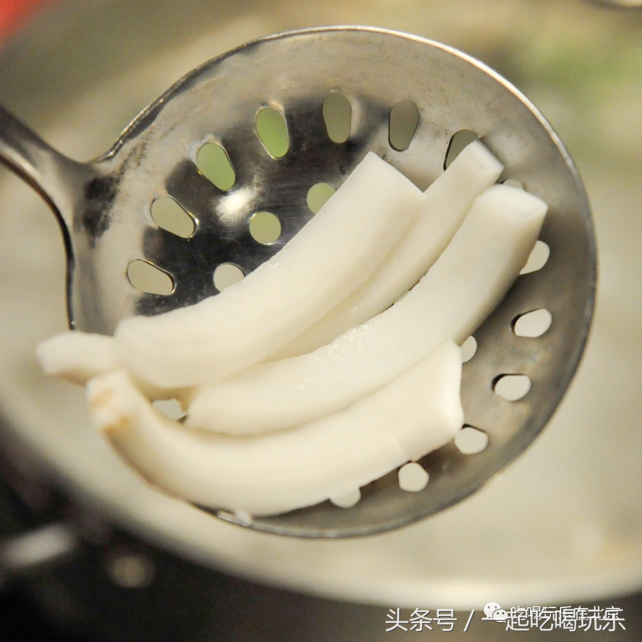 「北京」大胃王挑战!牛肉火锅无限续吃,留一个买单其他的全撑到