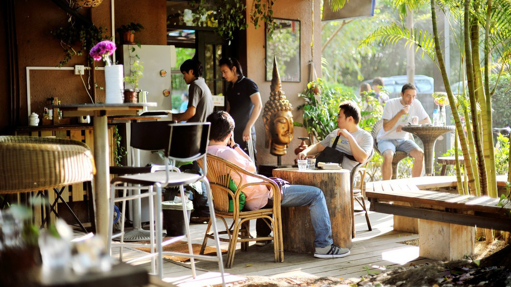 在自己的城市住酒店叫什么,在自己城市里的酒店度假