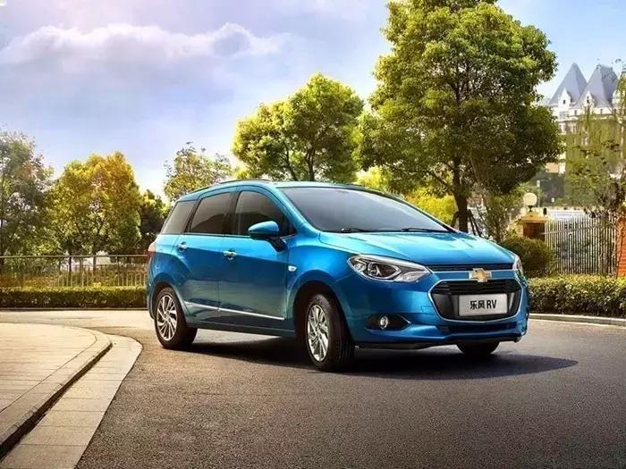 油耗低颜值高动力足空间大的车,4万多代步车配自动挡油耗仅5.3升