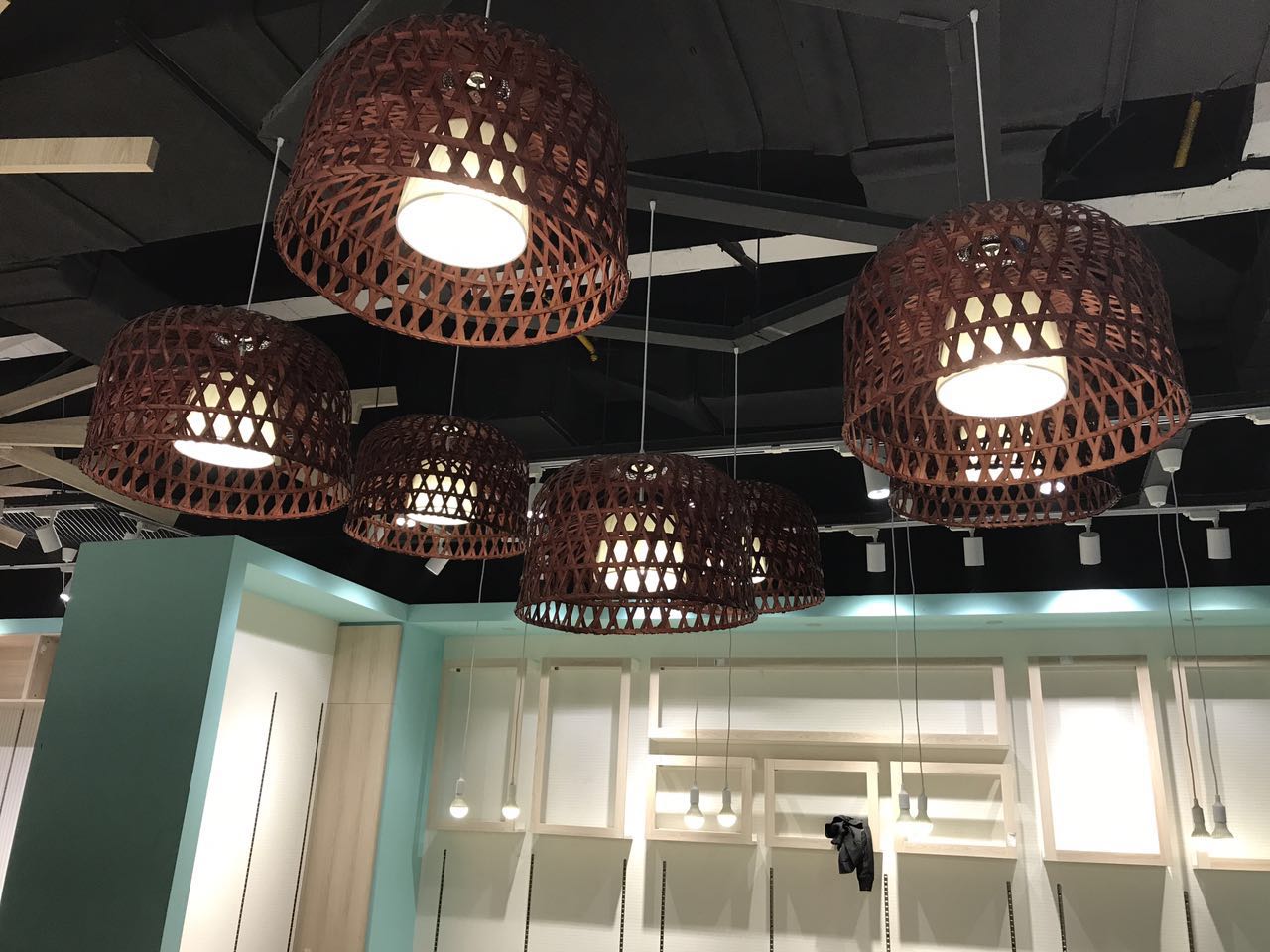 璐濊礉鎷夊缇庢櫙,璐濊礉鎷夊淇¢槼