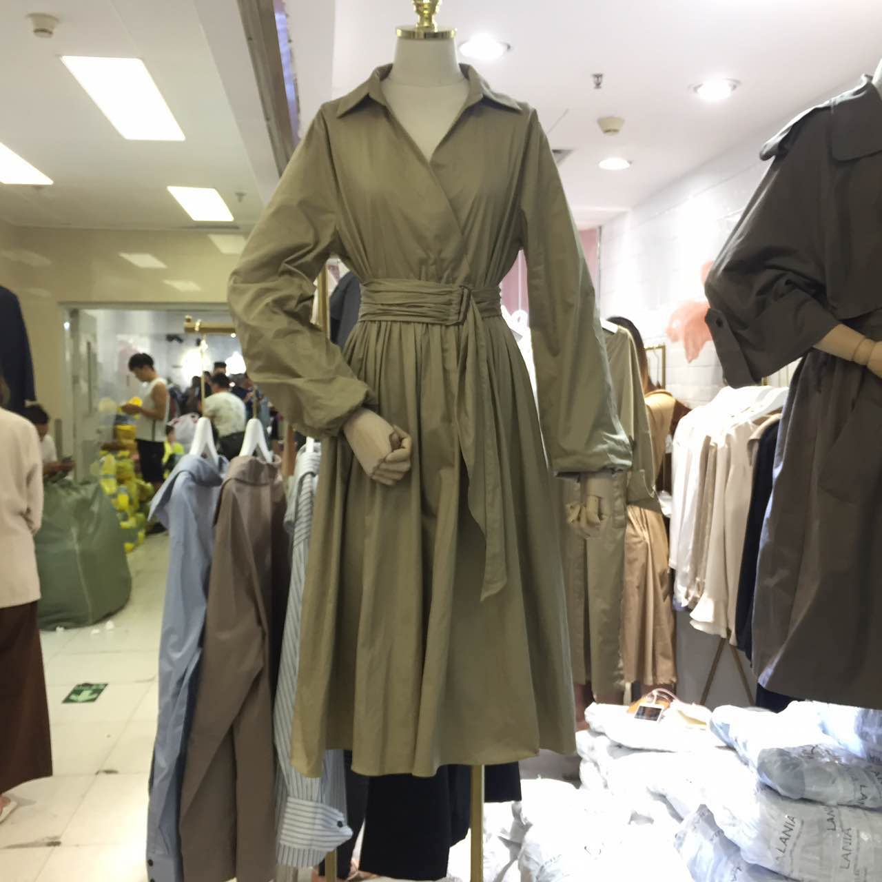 广州汇美十三行批发市场流行趋势,你hold住吗?