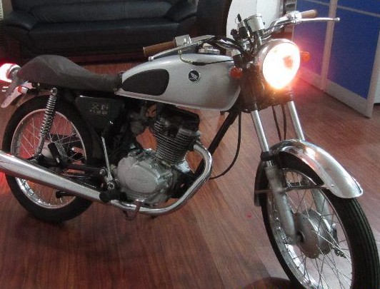 濒临废铁CG125改装复古，还是黑色经典