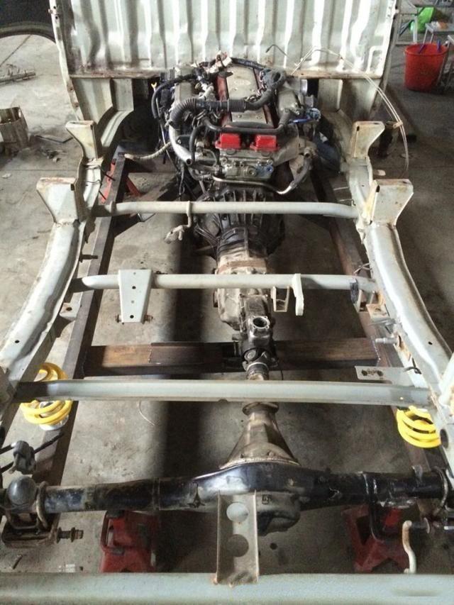 鸥翼门车型,大七座最新款五菱神车