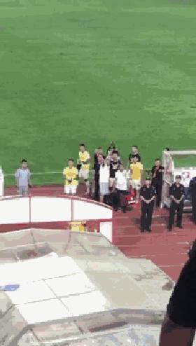 媒体热议国足出线,国足出线惹争议