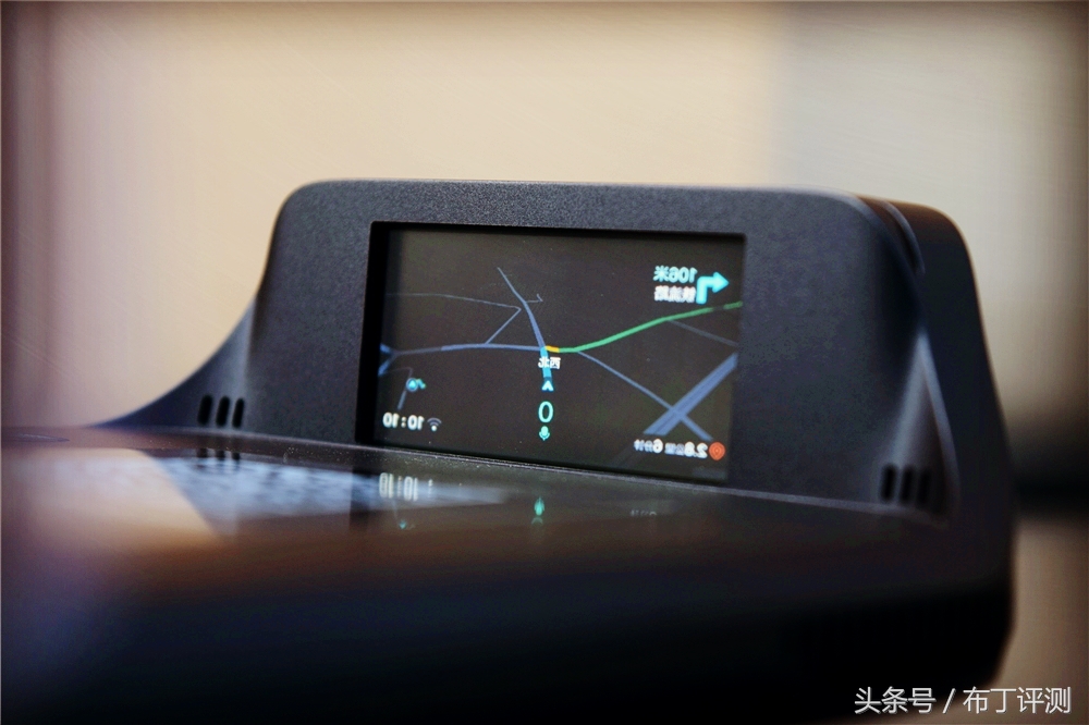 如何将手机hud投屏到汽车,全语音导航控制