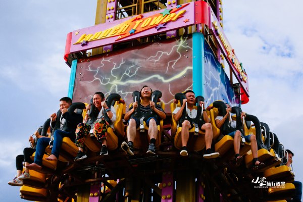 历史底蕴与现代繁华在此交融,历史与现代并存的城市