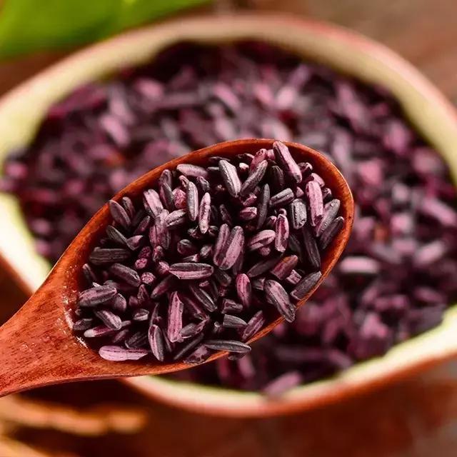 紫米洗后米变白色是染色的吗,为什么紫米有好几种颜色