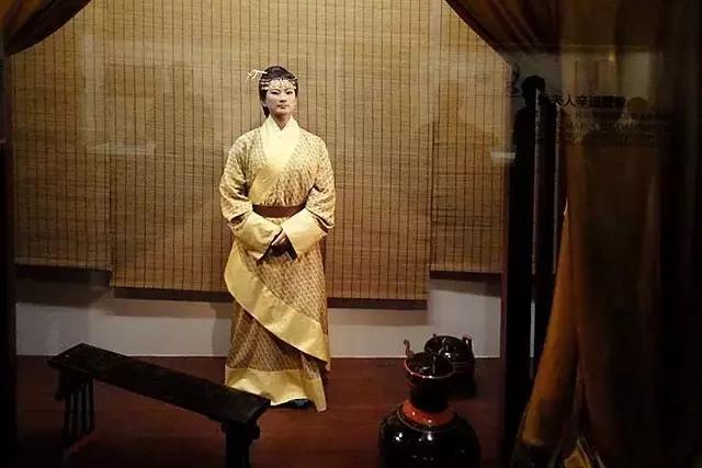 了解一座城的方式就是去当地的博物馆和菜市场，来长沙这些博物馆定让你不虚此行