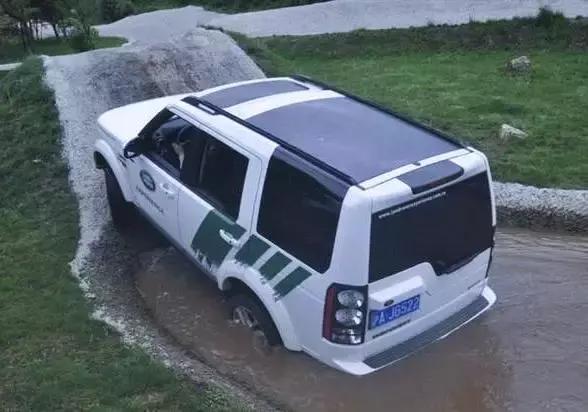 汽车排气管:排气的时候怎么还排出水来了