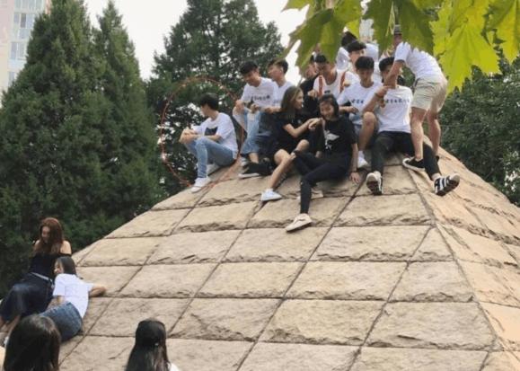 王俊凯和新同学,王俊凯和同学