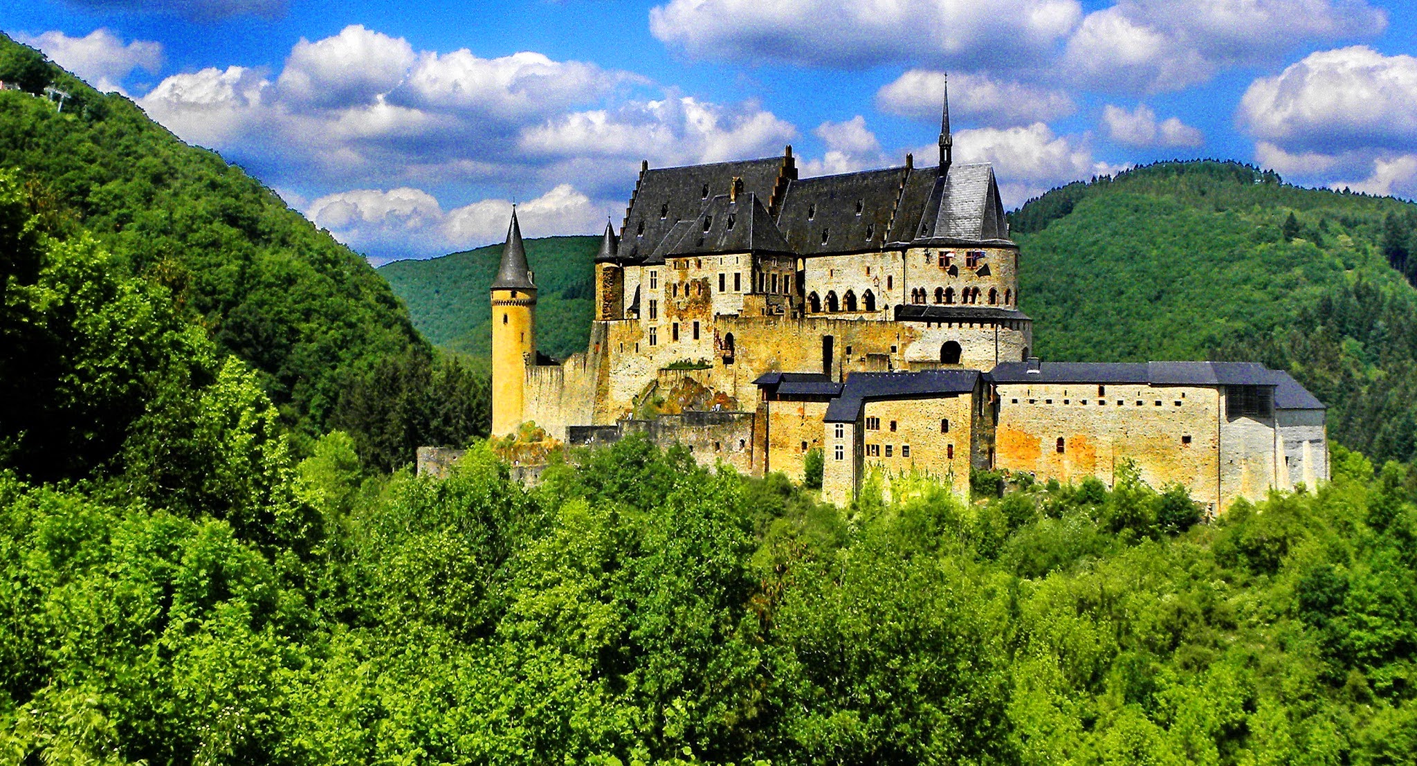 卢森堡最好看的城堡,卢森堡为什么被叫做袖珍王国