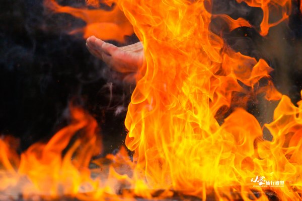 历史底蕴与现代繁华在此交融,历史与现代并存的城市