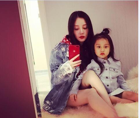 一年级小朋友喜欢老师的原因,一年级小朋友与老师关系融洽