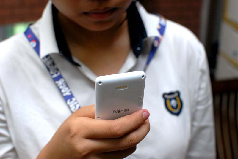 每个孩子的第一台手机——TalkaseT3卡片小手机体验