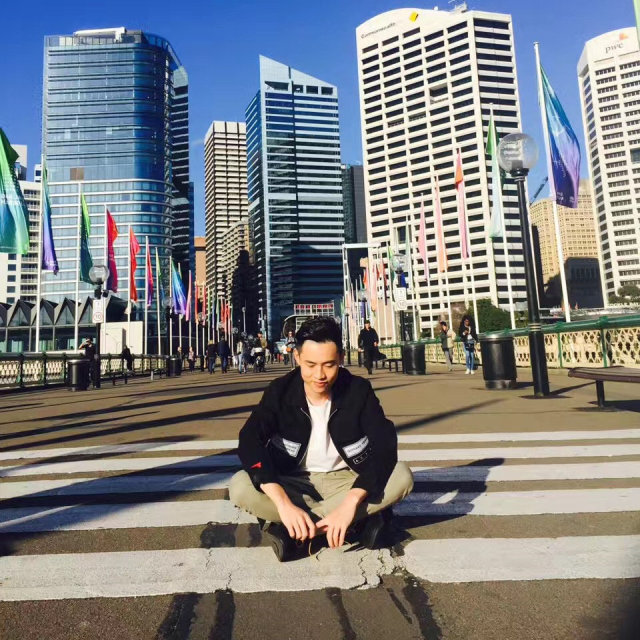 学姐学长的朋友圈,飞过一整个世界