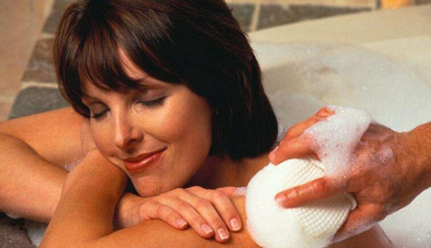 盐有什么美容作用,用盐洗澡对身体有什么好处