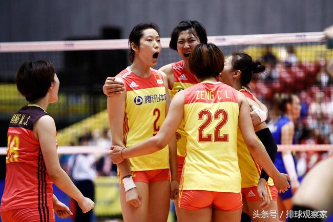 心疼一幕朱婷救球,心疼女排瞬间