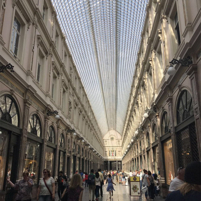 学姐学长的朋友圈,飞过一整个世界