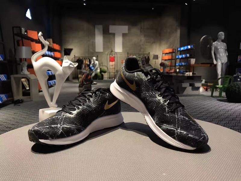 nike登月跑鞋适合跑步吗,nike登月鞋适合夏天穿吗