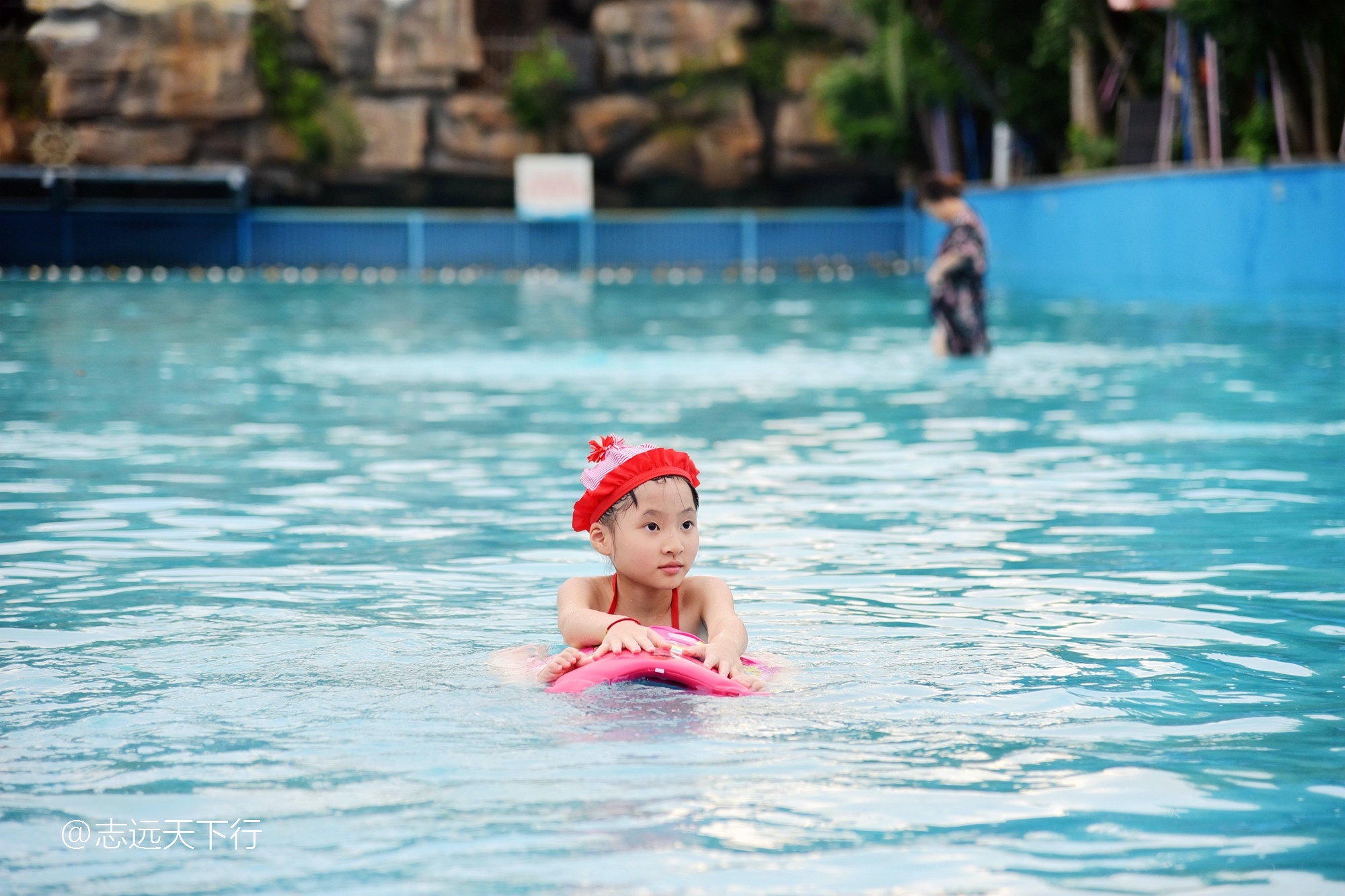 最美的女童海南,最美的小女生去游乐场玩