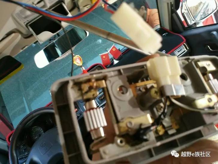 猎豹黑金刚小黄灯安装教程,猎豹黑金刚安装阅读灯