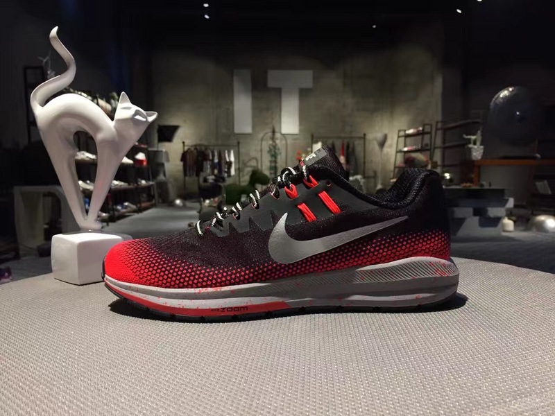 nike登月跑鞋适合跑步吗,nike登月鞋适合夏天穿吗