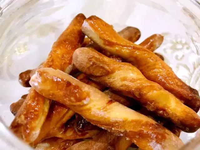 宝宝出牙期买牙胶还是磨牙饼干,怎么自制无糖无盐宝宝磨牙饼干