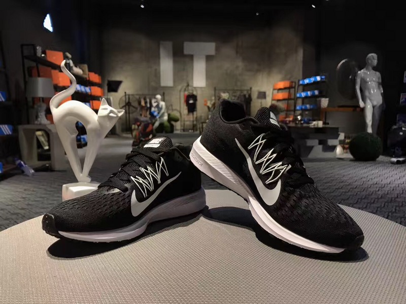 nike登月跑鞋适合跑步吗,nike登月鞋适合夏天穿吗