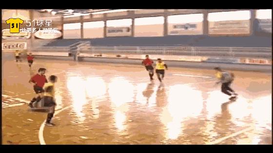 如何踢好中后卫五人制,五人制防守反击怎么踢