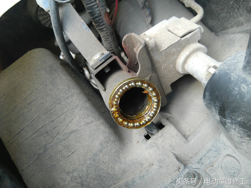 电动车车头反复晃动怎么解决,电动车车头晃动维修全教程