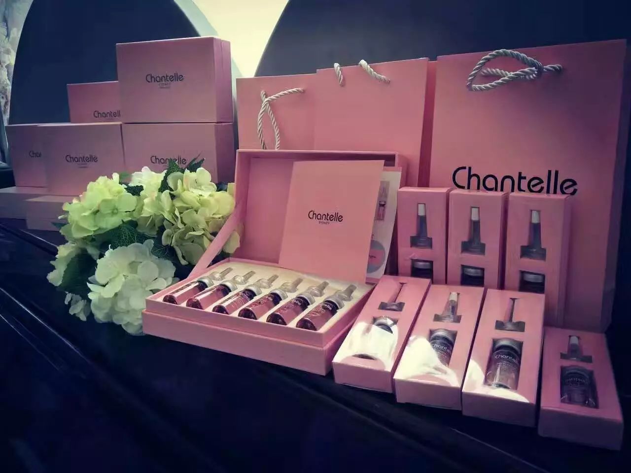 看一眼就爱上它，用一次就戒不掉它，何以成为明星超模最爱的宠儿