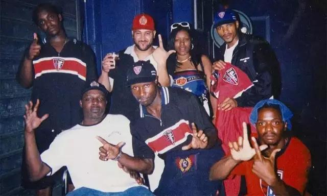 嘻哈服饰进化史：从贫民窟到奢侈品专柜