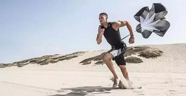 nba第一位扣篮大赛冠军,nba第一位扣篮冠军