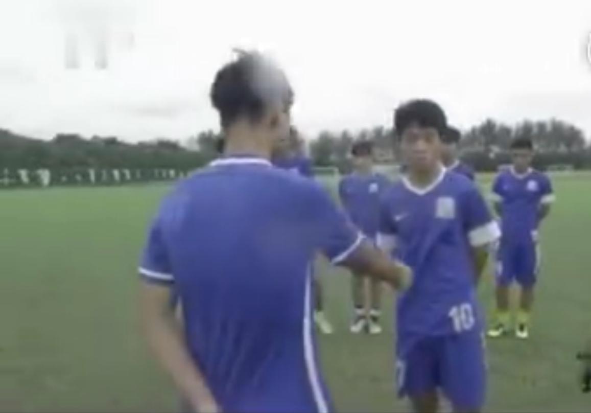 范志毅打架视频完整版,范志毅训斥小球员视频