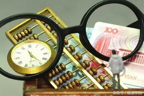 银行新规存10万元3年后能领多少钱,10万块钱存银行一年能领多少利息