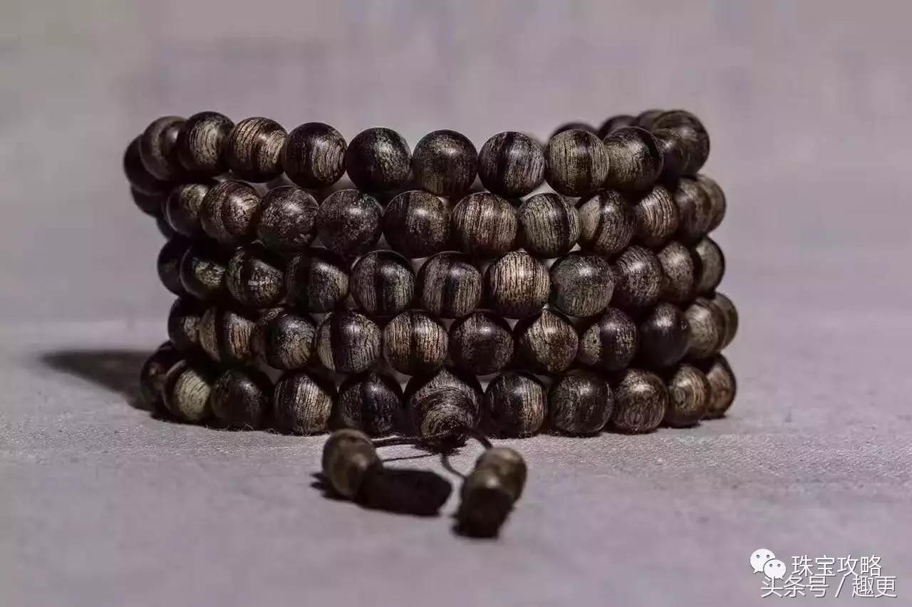 男士佩戴手串是左手还是右手,男士黄金貔貅手串佩戴方法