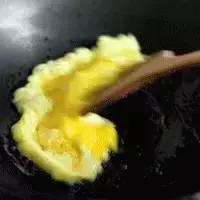 菠萝炒饭做法,美食菠萝炒蛋