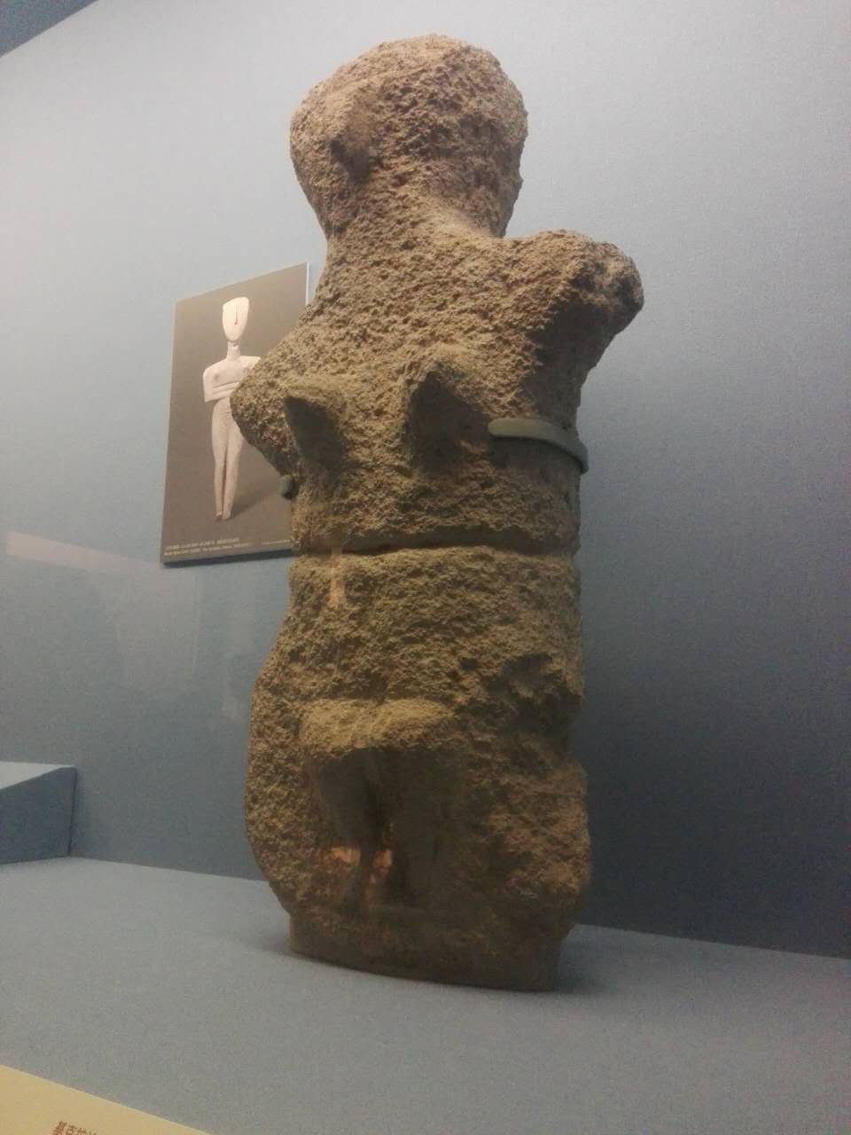 英国自然历史博物馆里的雕像,大英博物馆的女雕像