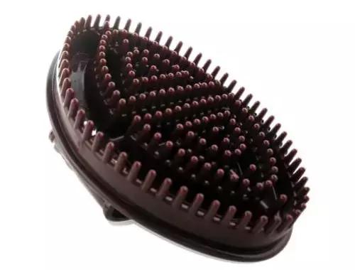 你看上去有点背驼，其实是手臂粗