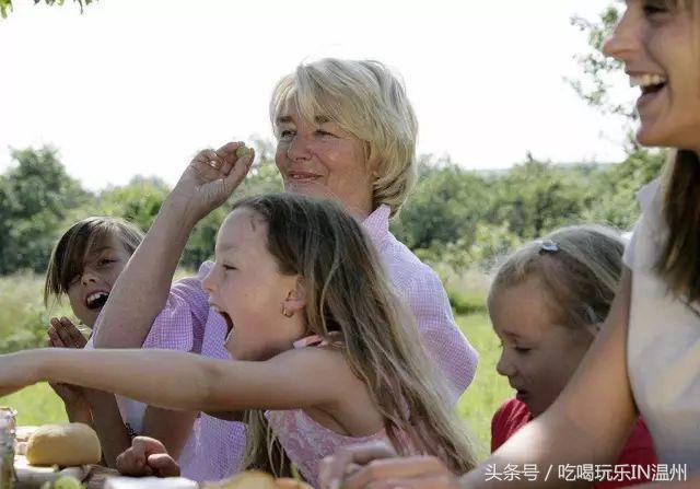 时尚展到底是展示什么,时尚展大揭秘新潮生活区