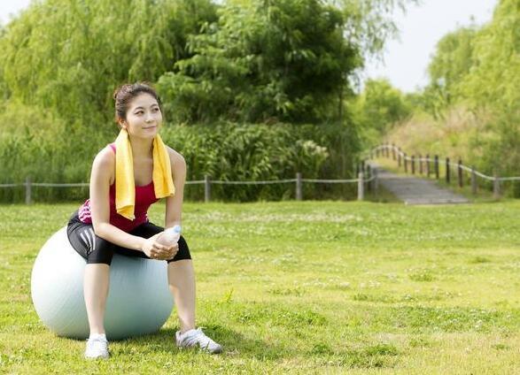 自测有没有腋臭这四种方法要学会,腋臭怎么去除推荐什么手术治疗呢